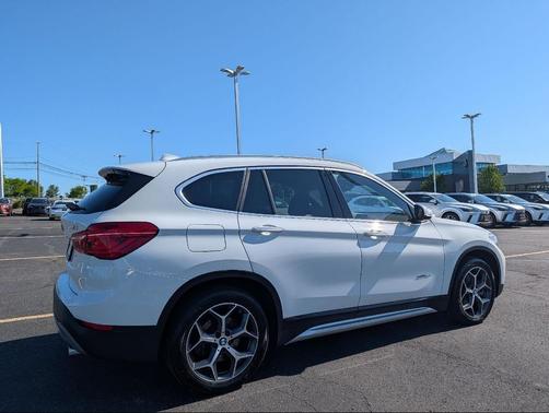 Alpine White 2018 BMW X1 xDrive28i