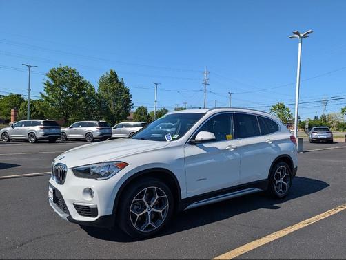 Alpine White 2018 BMW X1 xDrive28i