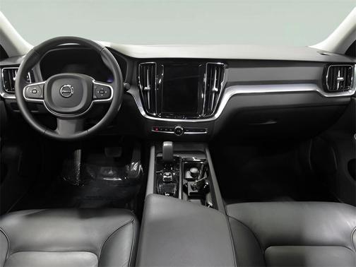 2024 Volvo S60 B5 Core Dark Theme