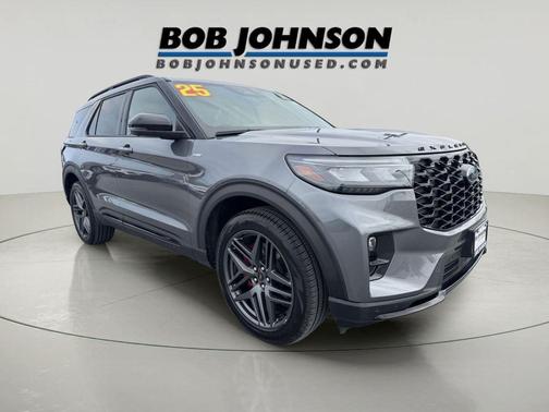 Carbonized Gray 2025 Ford Explorer ST-Line