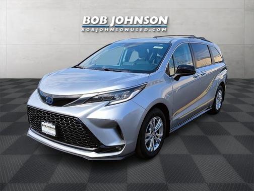2022 Toyota Sienna XSE 7 Passenger