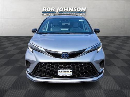 2022 Toyota Sienna XSE 7 Passenger