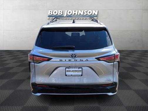 2022 Toyota Sienna XSE 7 Passenger