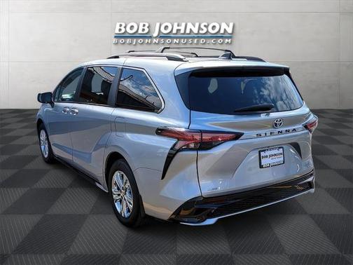 2022 Toyota Sienna XSE 7 Passenger