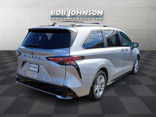 2022 Toyota Sienna XSE 7 Passenger