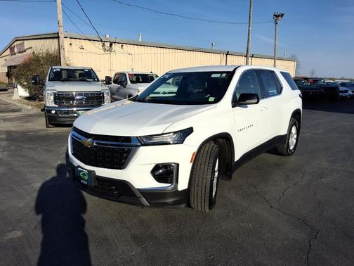 Summit White 2023 Chevrolet Traverse LS