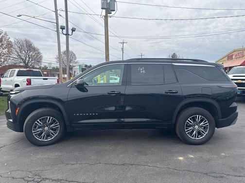 2024 Chevrolet Traverse LT