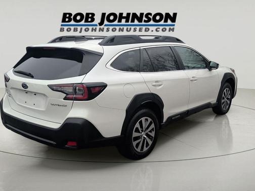 Crystal White Pearl 2024 Subaru Outback Premium
