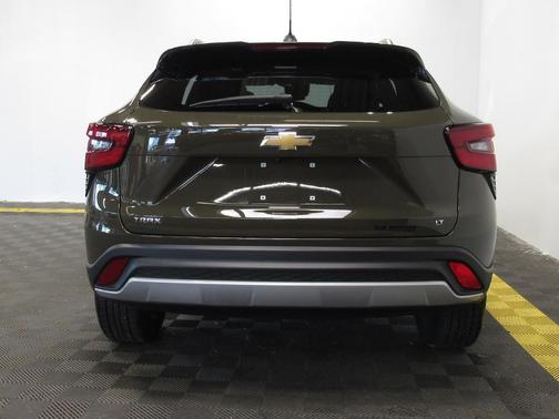 Harvest Bronze Metallic 2024 Chevrolet Trax LT