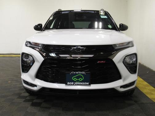 Iridescent Pearl Tricoat 2023 Chevrolet Trailblazer RS