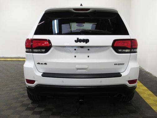 Bright White Clearcoat 2019 Jeep Grand Cherokee Upland