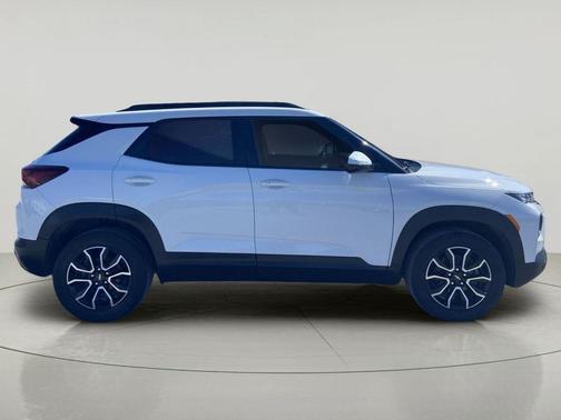 Summit White 2023 Chevrolet Trailblazer ACTIV