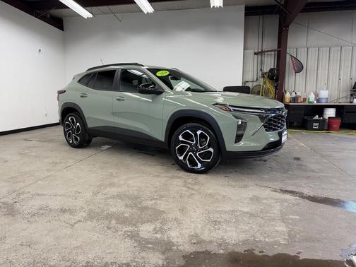 Cacti Green 2024 Chevrolet Trax FWD 2RS