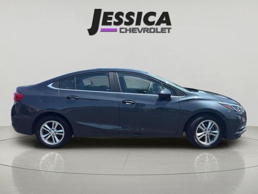 Graphite Metallic 2017 Chevrolet Cruze LT