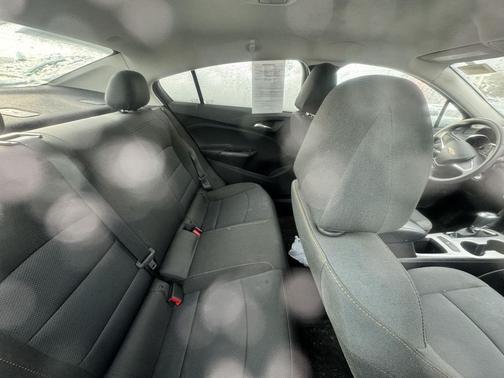 2018 Chevrolet Cruze LS