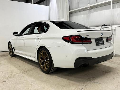 Alpine White 2023 BMW 540 i xDrive