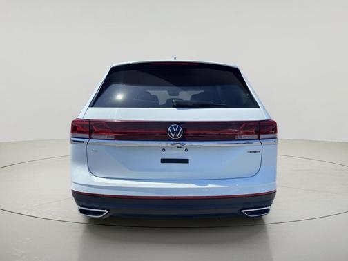 Pure White 2025 Volkswagen Atlas 2.0T SE