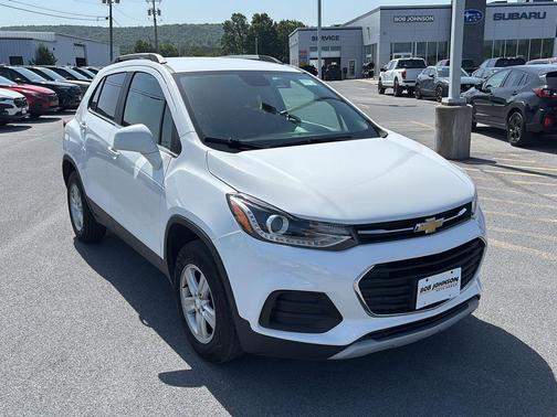 Summit White 2020 Chevrolet Trax LT