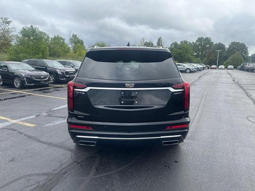 2023 Cadillac XT6 Luxury AWD