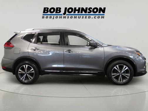 Gun Metallic 2017 Nissan Rogue SL