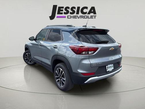 Sterling Gray Metallic 2025 Chevrolet Trailblazer LT
