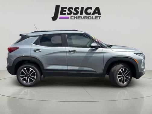 Sterling Gray Metallic 2025 Chevrolet Trailblazer LT