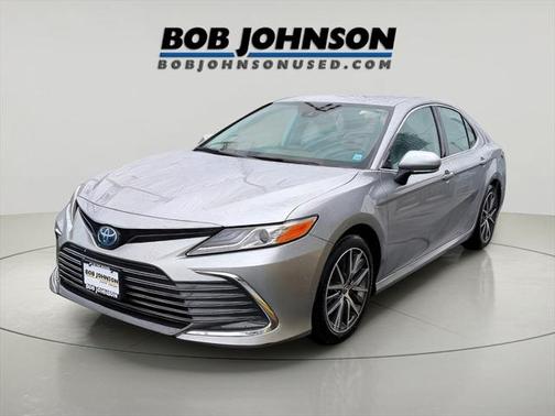 2022 Toyota Camry Hybrid XLE