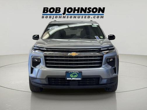 Sterling Grey Metallic 2025 Chevrolet Traverse LT