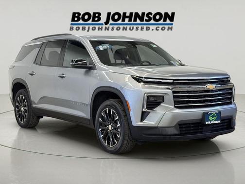 Sterling Grey Metallic 2025 Chevrolet Traverse LT