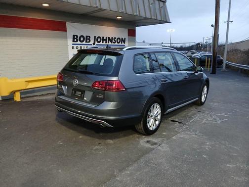 2017 Volkswagen Golf Alltrack 4Motion
