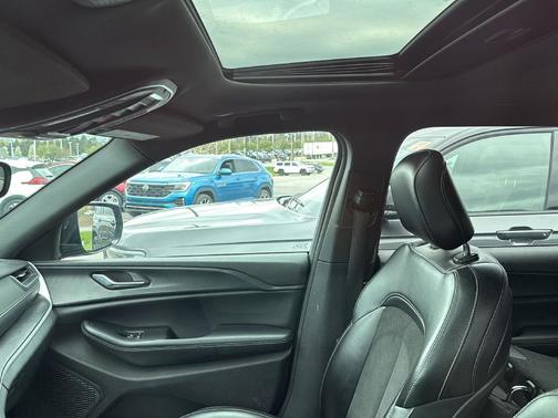 Diamond Black Crystal Pearlcoat 2024 Jeep Grand Cherokee L Altitude