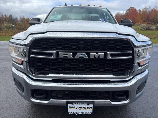 2022 RAM 3500 Tradesman Regular Cab 4x4 8' Box