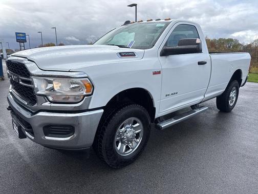 2022 RAM 3500 Tradesman Regular Cab 4x4 8' Box