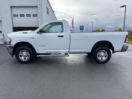2022 RAM 3500 Tradesman Regular Cab 4x4 8' Box