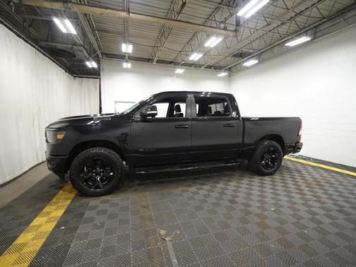 Diamond Black Crystal Pearlcoat 2019 RAM 1500 Big Horn