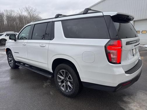 2024 Chevrolet Suburban 4WD Z71