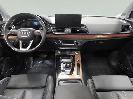 2023 Audi Q5 45 S line Prestige