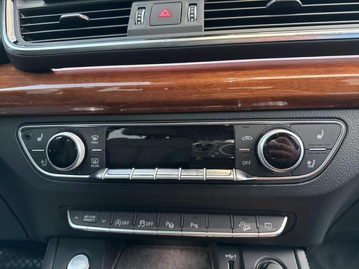 2023 Audi Q5 45 S line Prestige