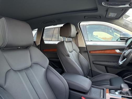 2023 Audi Q5 45 S line Prestige