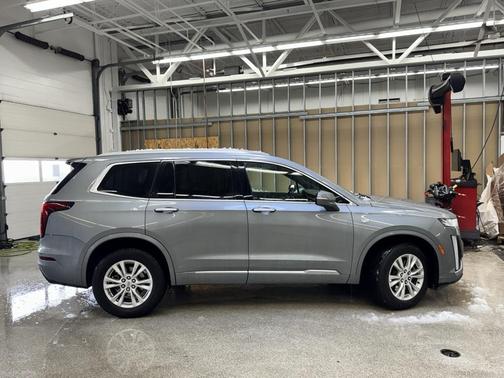 2023 Cadillac XT6 Luxury AWD