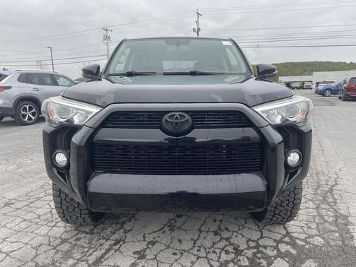 Midnight Black Metallic 2018 Toyota 4Runner SR5 Premium