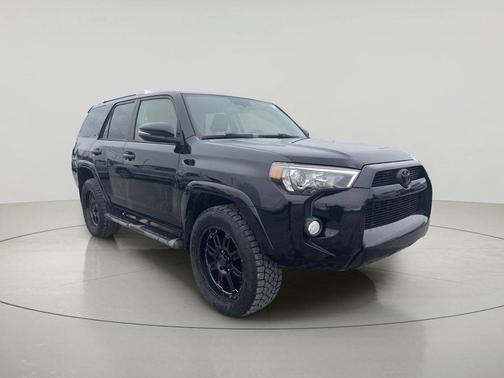 Midnight Black Metallic 2018 Toyota 4Runner SR5 Premium