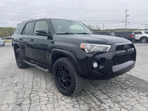 Midnight Black Metallic 2018 Toyota 4Runner SR5 Premium