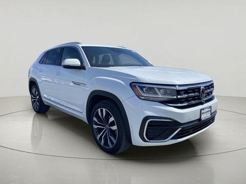 Oryx White Pearl 2022 Volkswagen Atlas Cross Sport 3.6L V6 SEL Premium R-Line