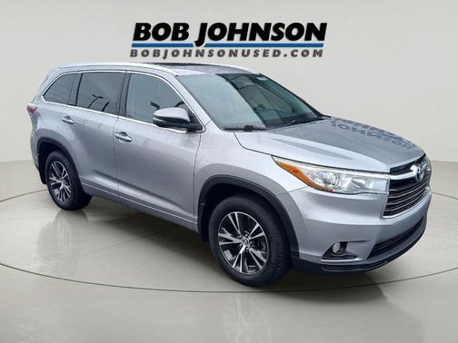 Silver Sky Metallic 2016 Toyota Highlander XLE