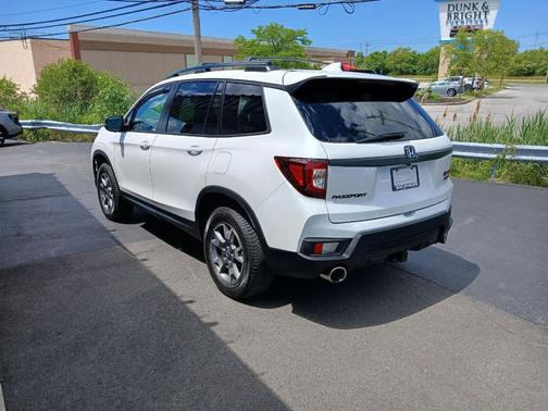 Platinum White Pearl 2023 Honda Passport AWD TrailSport