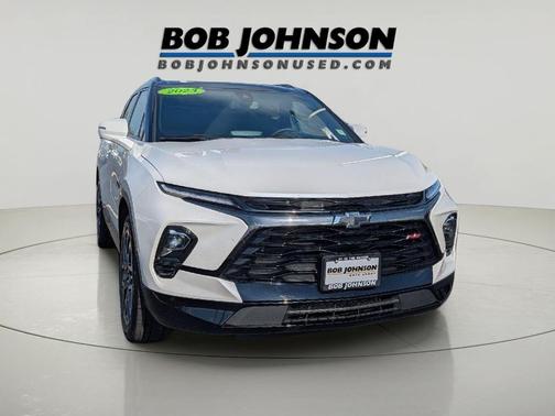 Iridescent Pearl Tricoat 2023 Chevrolet Blazer RS