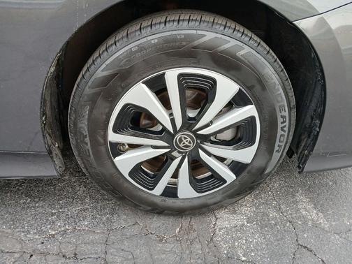 Magnetic Gray Metallic 2019 Toyota Prius Prime Plus