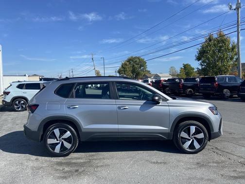 2025 Volkswagen Taos 1.5T S