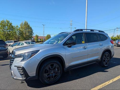 Ice Silver Metallic 2025 Subaru Ascent Onyx Edition 7-Passenger